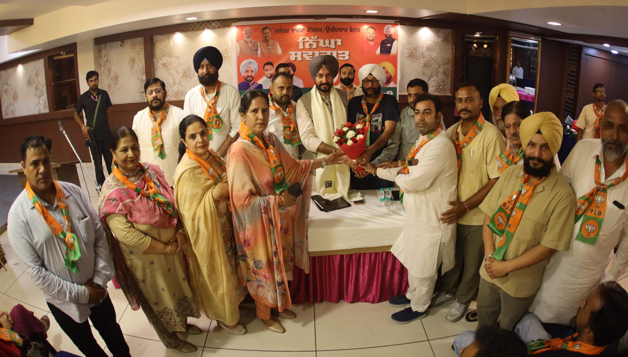 जालंधर भाजपा के पार्षदों व पार्षद प्रत्याशियों से ज़ोनल प्रभारी परमिंदर बराड़ और प्रभारी सूरज भारद्वाज ने की अहम बैठक